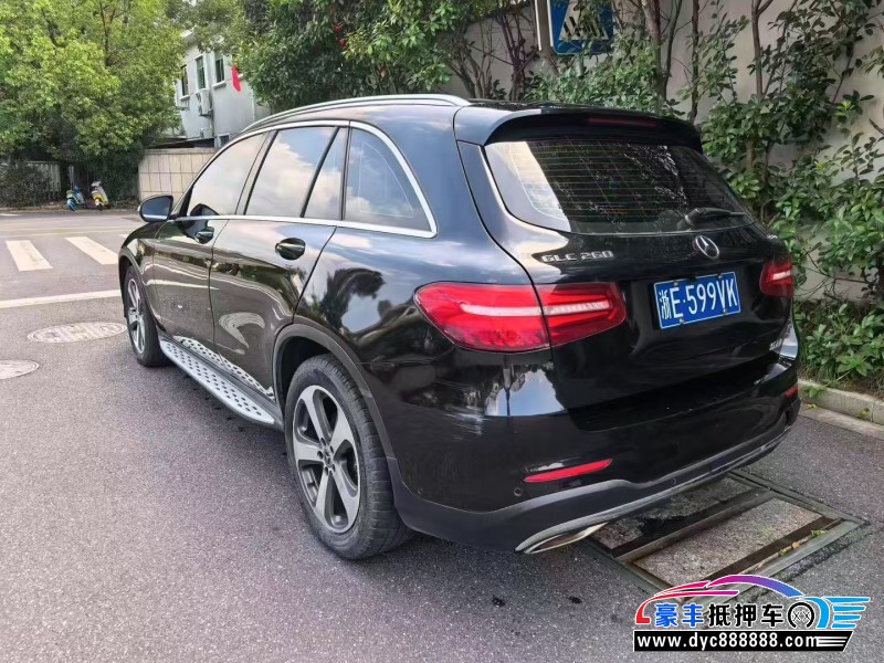 17年奔驰GLC轿车抵押车出售