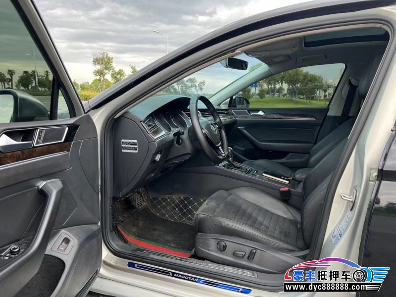 18年大众迈腾轿车抵押车出售