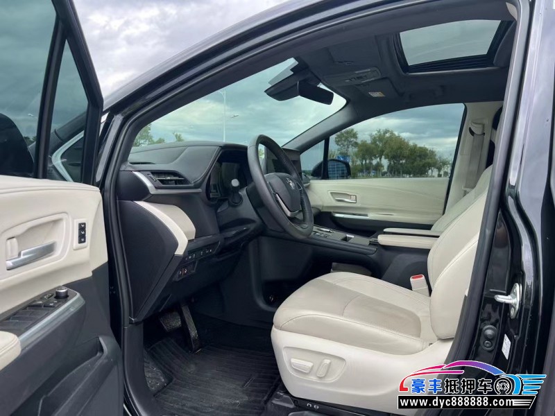 24年丰田格瑞维亚轿车抵押车出售