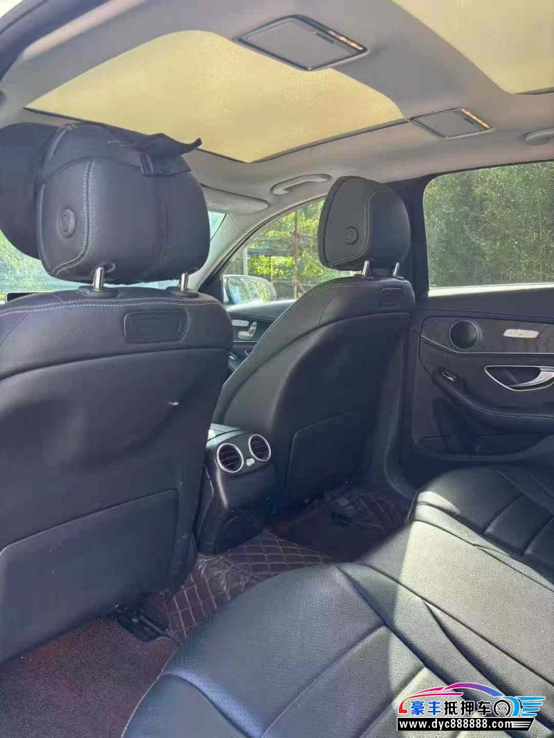 18年奔驰C轿车抵押车出售