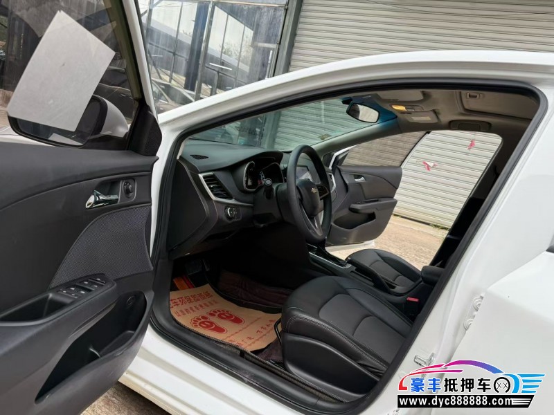 18年雪佛兰科沃兹轿车抵押车出售