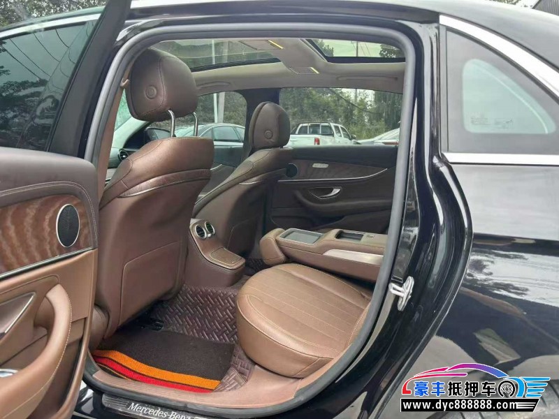 22年奔驰E轿车抵押车出售