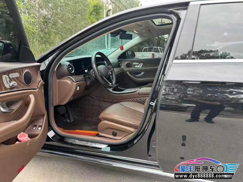 22年奔驰E轿车抵押车出售