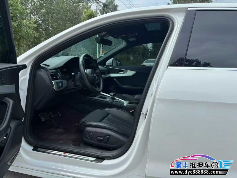 22年奥迪A4L轿车抵押车出售
