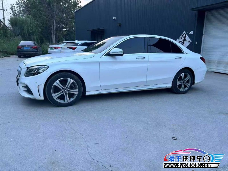 20年奔驰C轿车抵押车出售