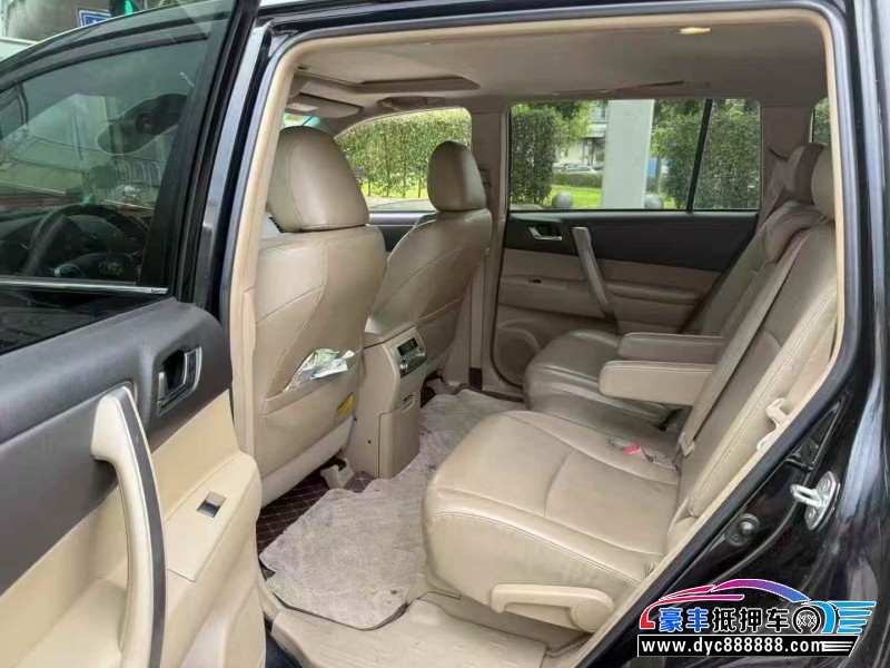 13年丰田汉兰达轿车抵押车出售