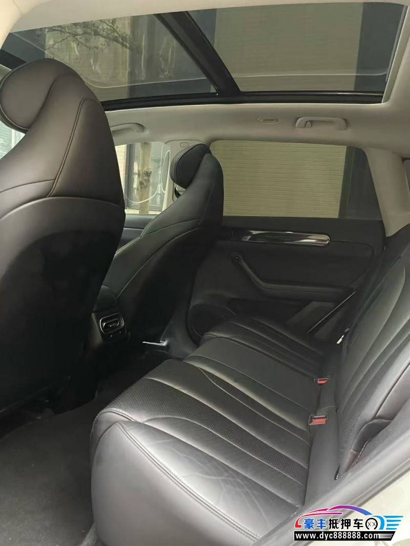 22年零跑C11轿车抵押车出售