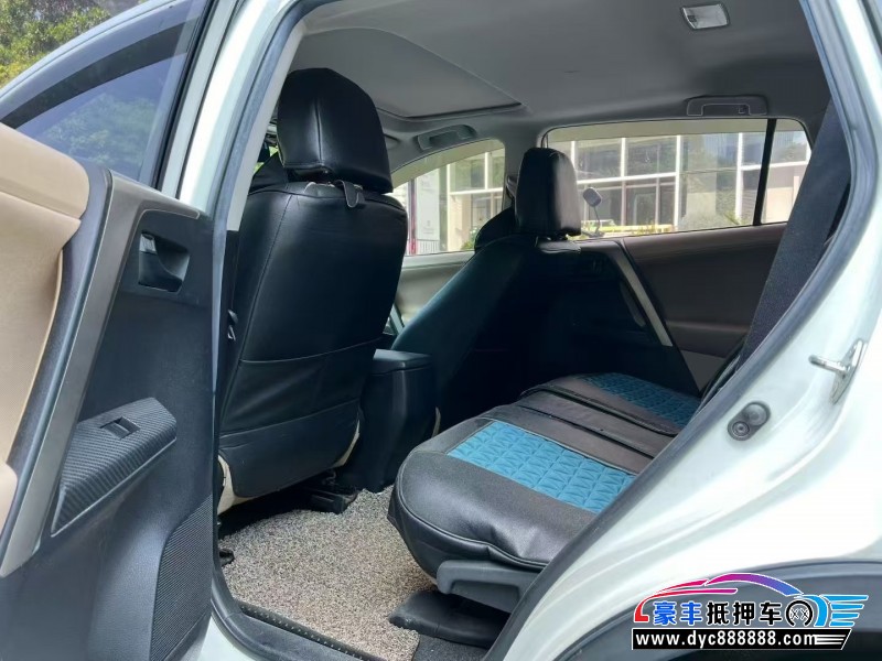 16年丰田RAV4轿车抵押车出售