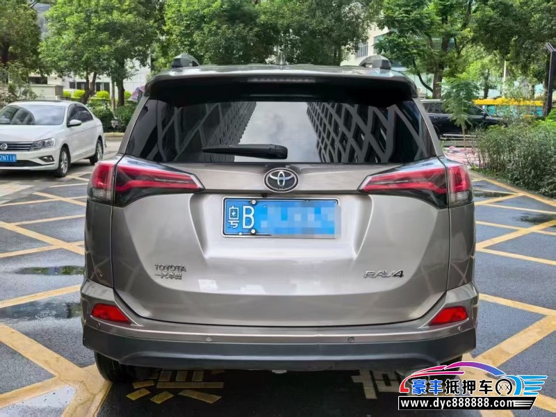 18年丰田RAV4轿车抵押车出售