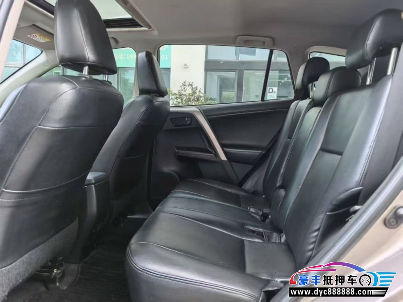 18年丰田RAV4轿车抵押车出售