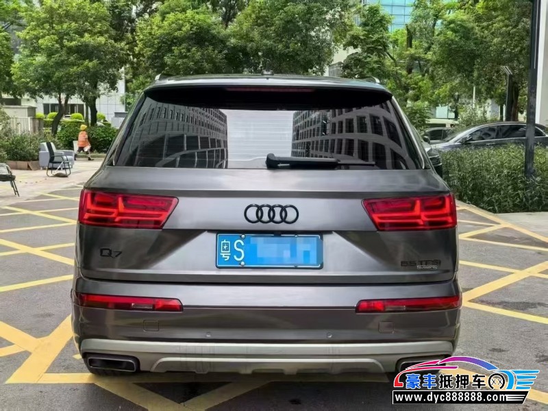 18年奥迪Q7轿车抵押车出售