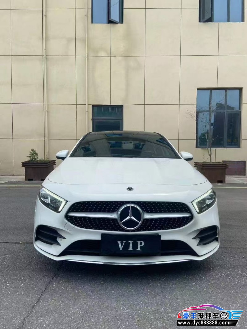 21年奔驰A轿车抵押车出售