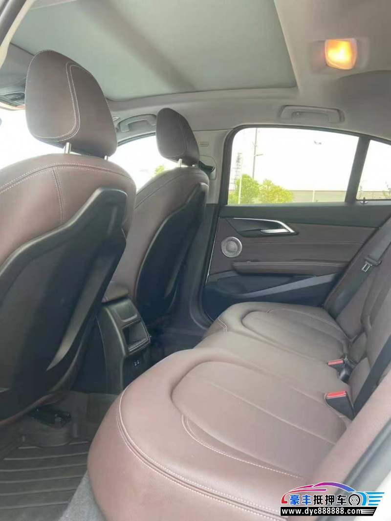 23年宝马1系轿车抵押车出售