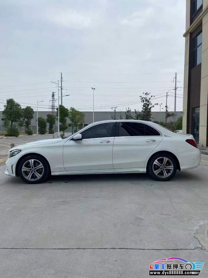 20年奔驰C轿车抵押车出售