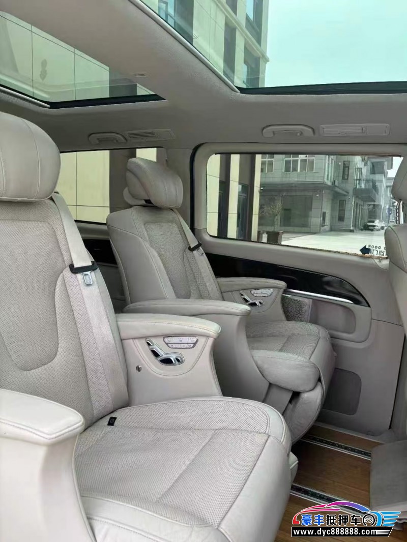 17年奔驰V轿车抵押车出售