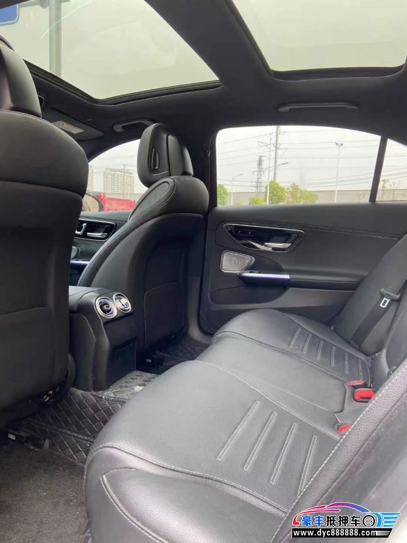 22年奔驰C轿车抵押车出售