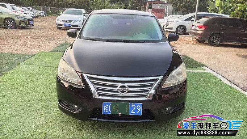 13年日产轩逸轿车抵押车出售