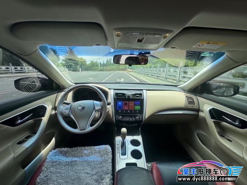 17年日产轩逸轿车抵押车出售