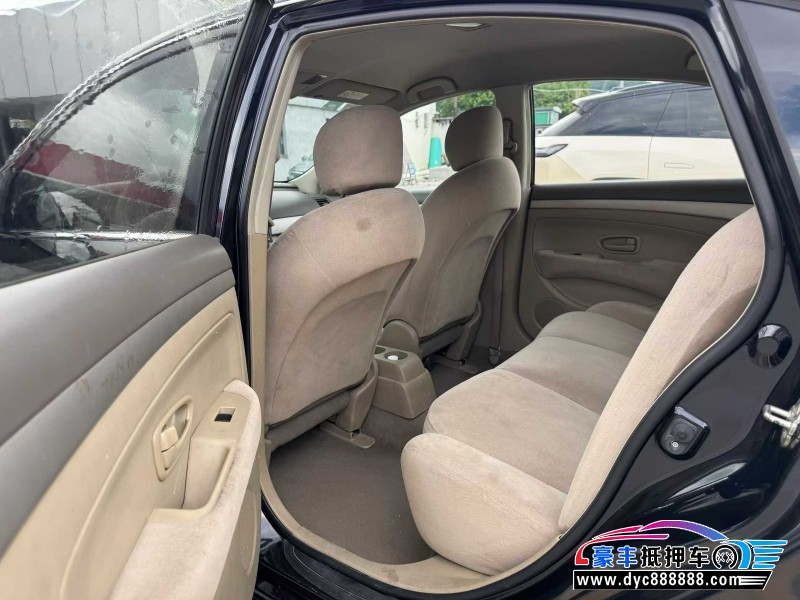 15年日产轩逸轿车抵押车出售