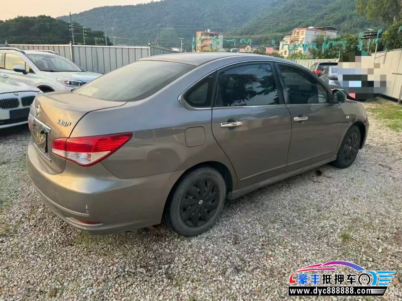 16年日产轩逸轿车抵押车出售