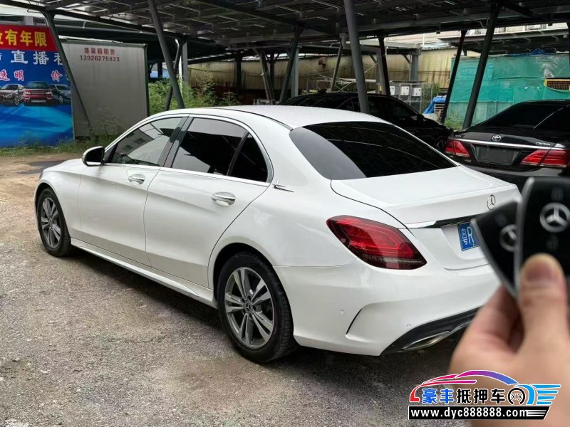 19年奔驰C轿车抵押车出售