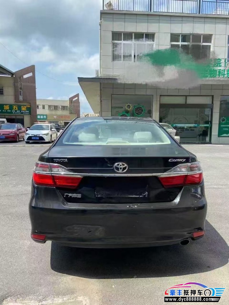 18年丰田凯美瑞轿车抵押车出售