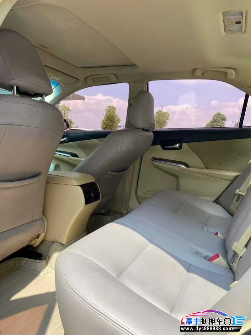 18年丰田凯美瑞轿车抵押车出售