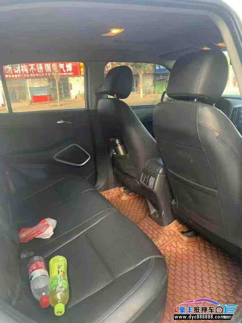 19年现代ix35轿车抵押车出售