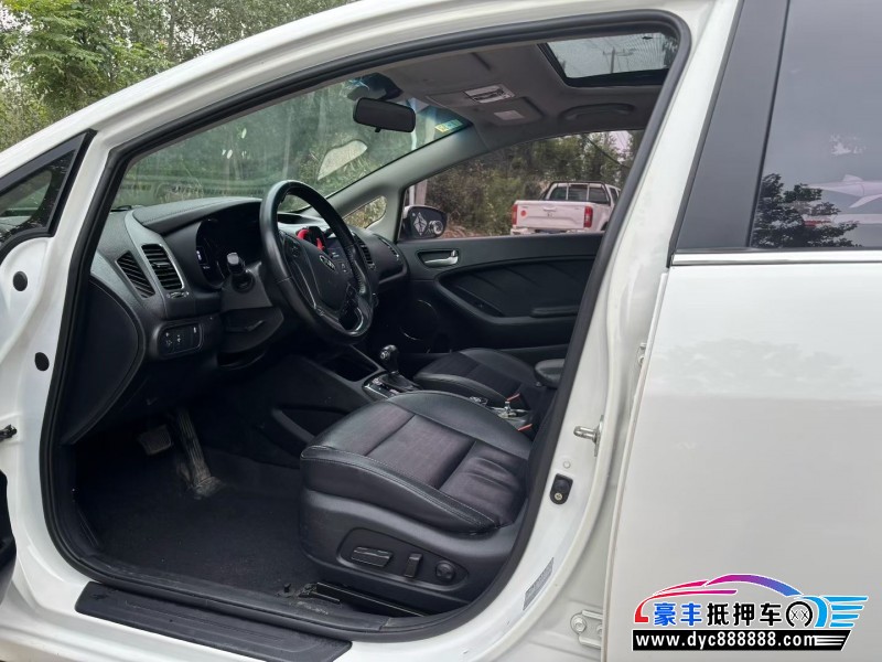 17年起亚K3轿车抵押车出售