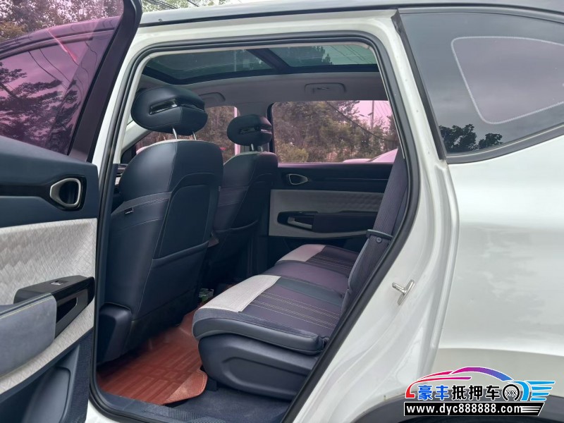 20年宝骏宝骏RM5轿车抵押车出售