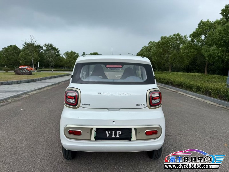 25年奔腾小马轿车抵押车出售