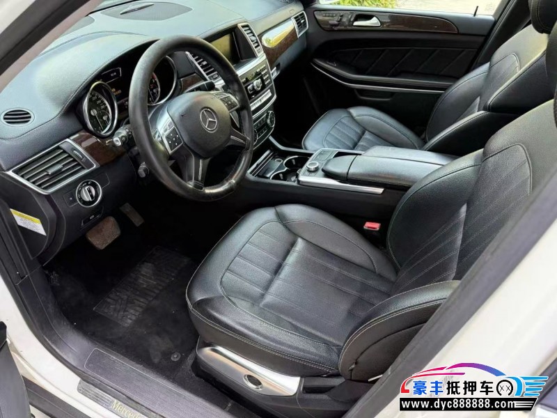 13年奔驰GL轿车抵押车出售