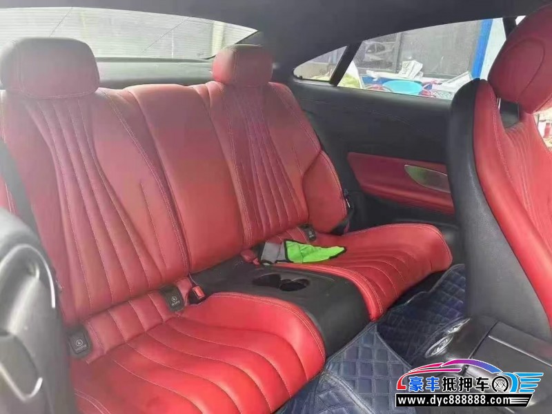 17年奔驰E轿车抵押车出售