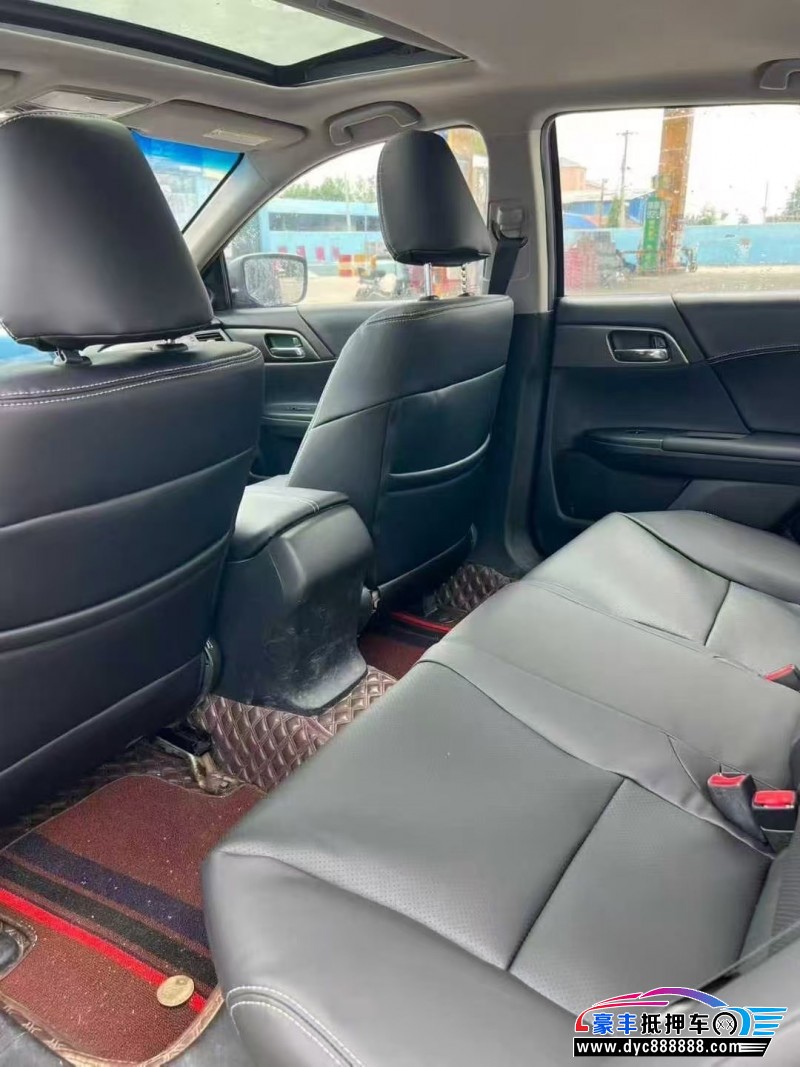 16年本田雅阁轿车抵押车出售