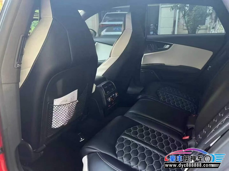 17年奥迪S7轿车抵押车出售