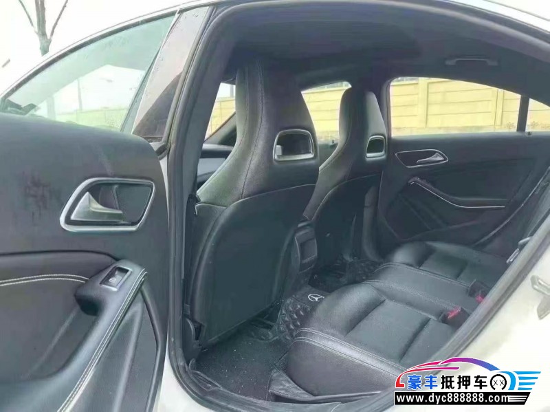 18年奔驰CLA轿车抵押车出售