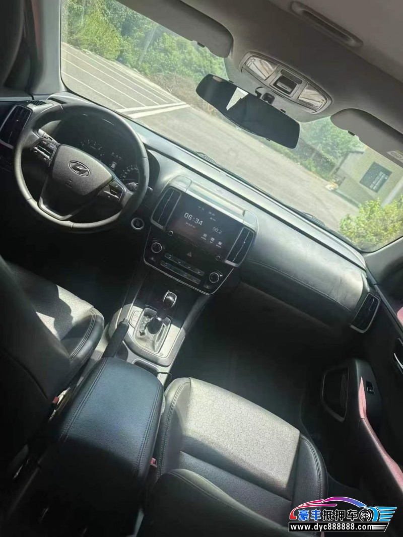 19年现代ix35轿车抵押车出售