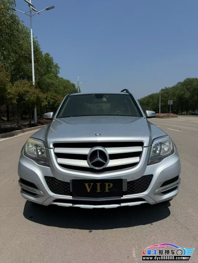 13年奔驰GLK轿车抵押车出售