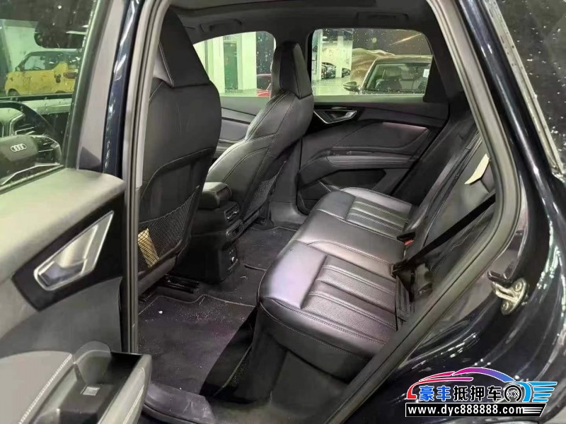 24年奥迪Q4轿车抵押车出售