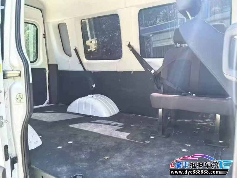 22年依维柯欧盛轿车抵押车出售