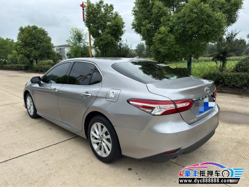 22年丰田凯美瑞轿车抵押车出售