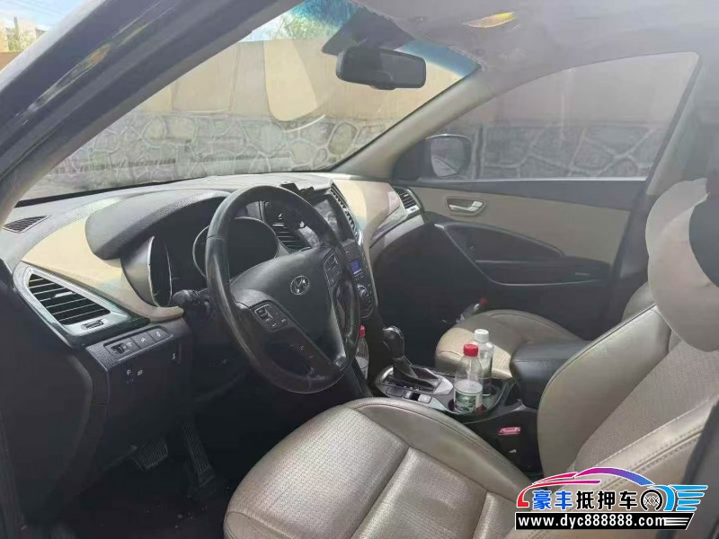 13年现代新胜达轿车抵押车出售