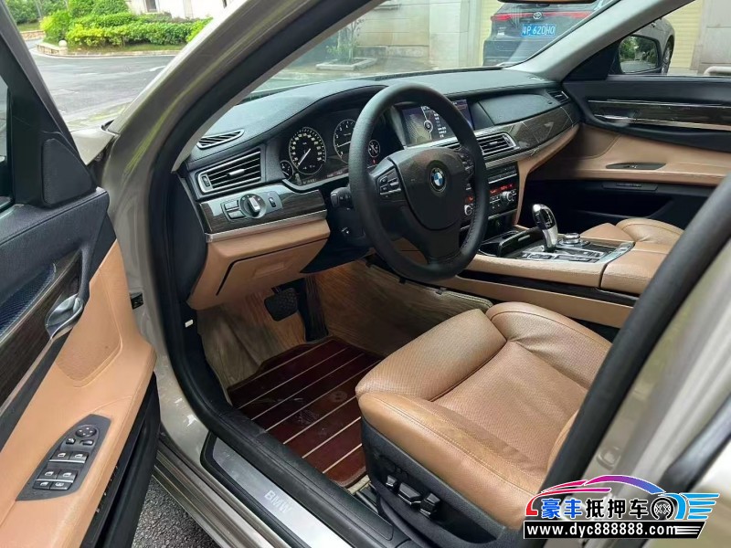 20年宝马7系轿车抵押车出售
