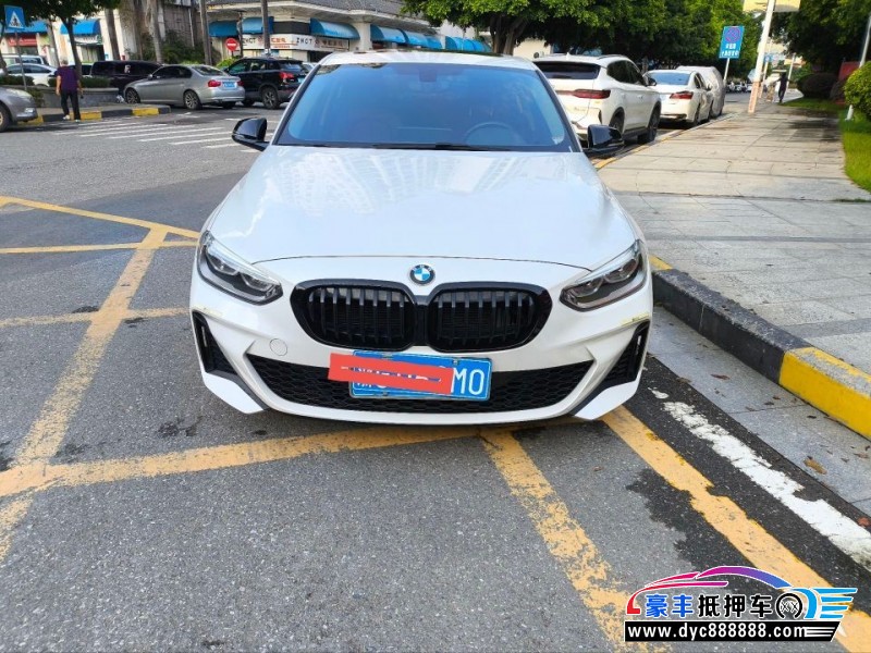 24年宝马1系轿车抵押车出售
