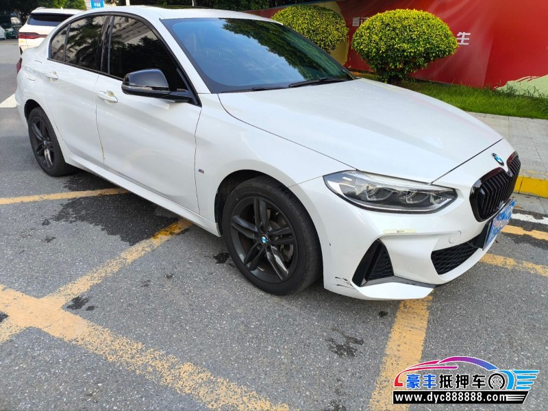 24年宝马1系轿车抵押车出售