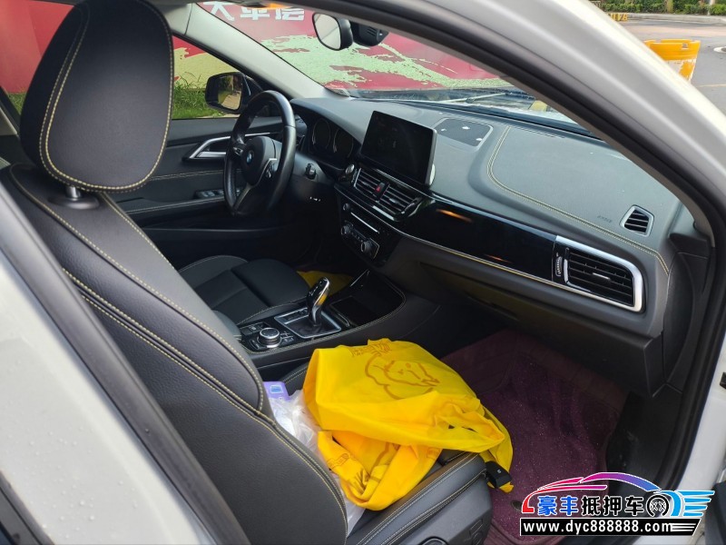 24年宝马1系轿车抵押车出售