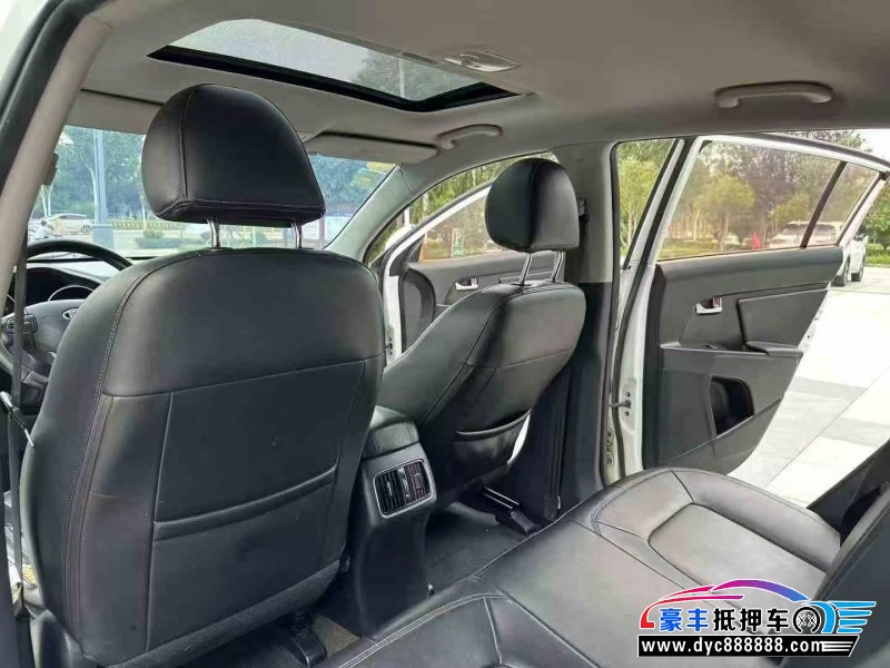 16年起亚智跑轿车抵押车出售