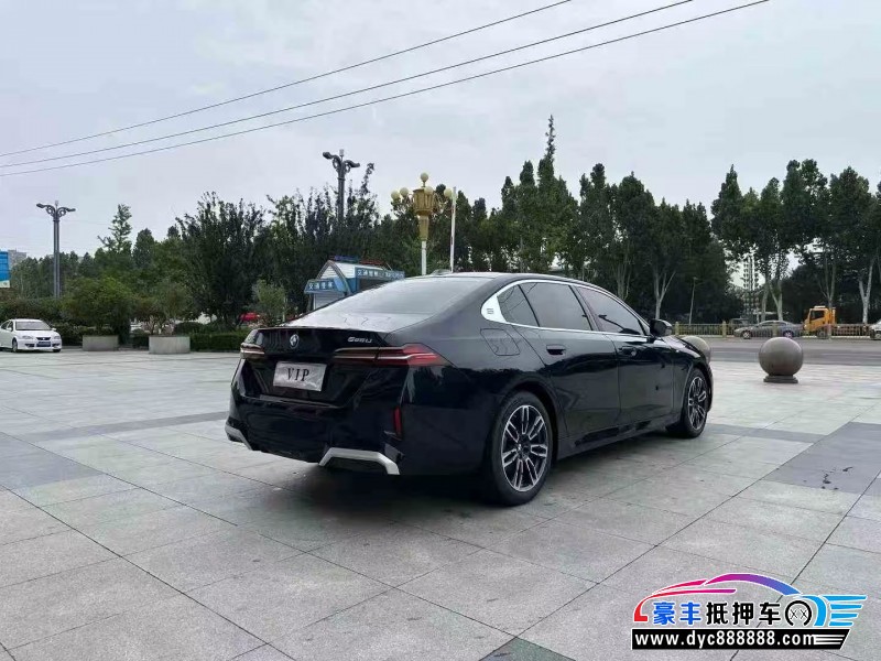 25年宝马5系轿车抵押车出售