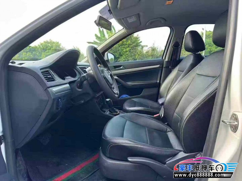 17年大众朗逸轿车抵押车出售