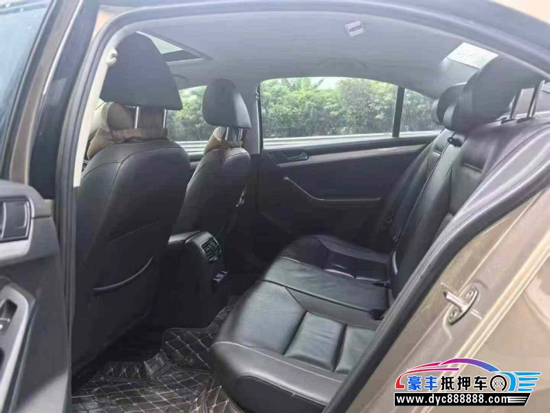 16年大众速腾轿车抵押车出售